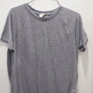 Under Armour Breathe Open Back Loose Fit Women's Shirt in Size S Short Sleeve